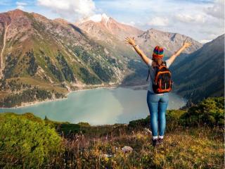 What are the highest mountains in Peru?